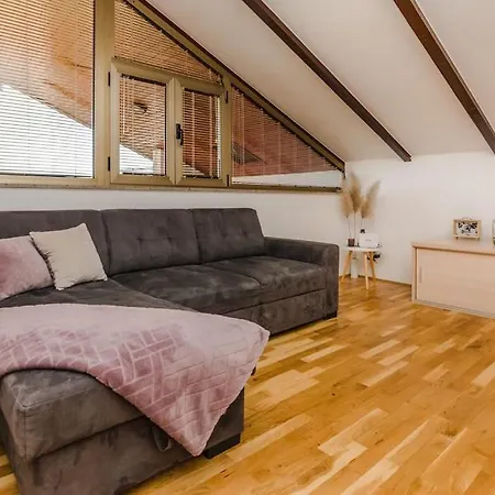 Roko - Up To 4 People With Free Parking Apartment