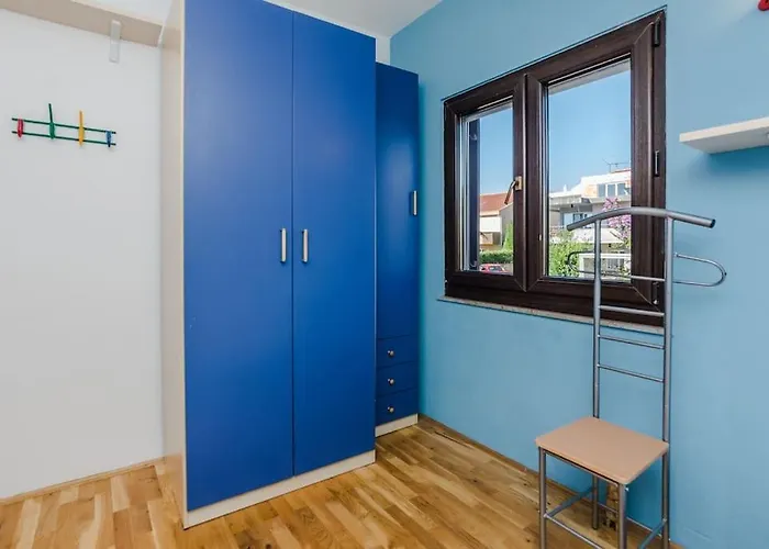 Апартаменты Roko - Up To 4 People With Free Parking