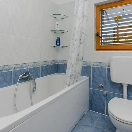 Roko - Up To 4 People With Free Parking Apartment *