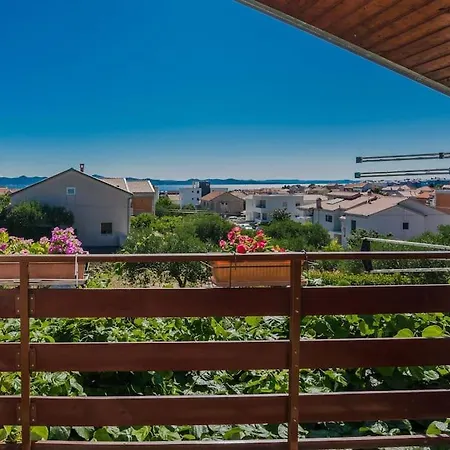 Roko - Up To 4 People With Free Parking Apartment