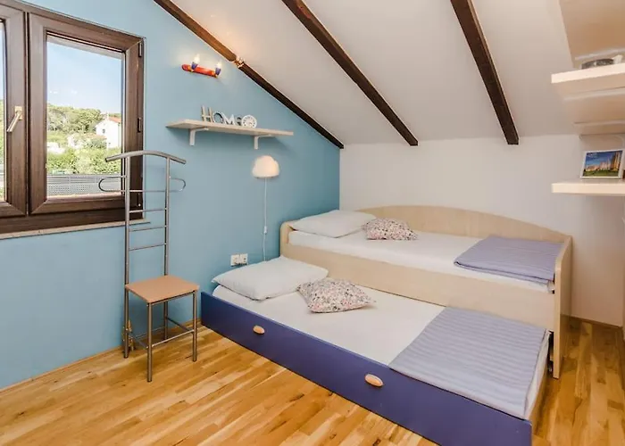 Roko - Up To 4 People With Free Parking Zadar