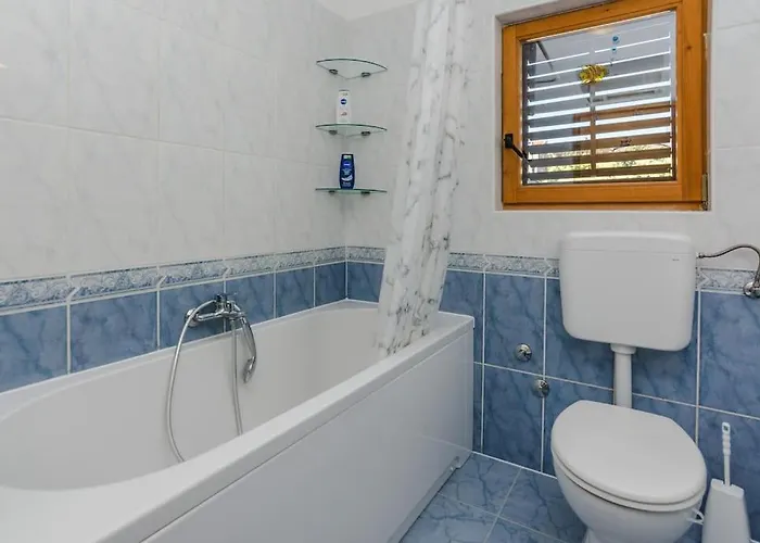 Roko - Up To 4 People With Free Parking Apartment *