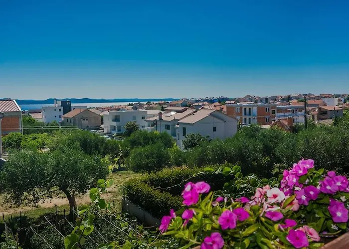 Apartment Roko - Up To 4 People With Free Parking Zadar