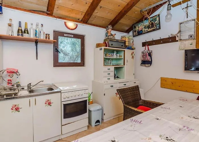 Apartment Roko - Up To 4 People With Free Parking *
