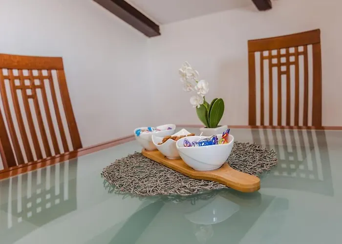 Apartment Roko - Up To 4 People With Free Parking Zadar